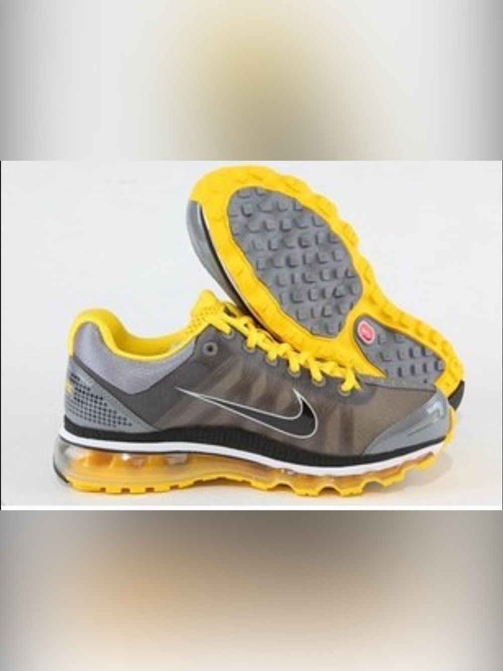 Nike women’s Air Max 2009 Grey and Yellow  athletic shoes 8